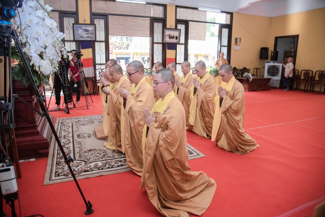 Viếng tang lễ cố Trưởng lão Hòa Thượng Thích Hiển Tu