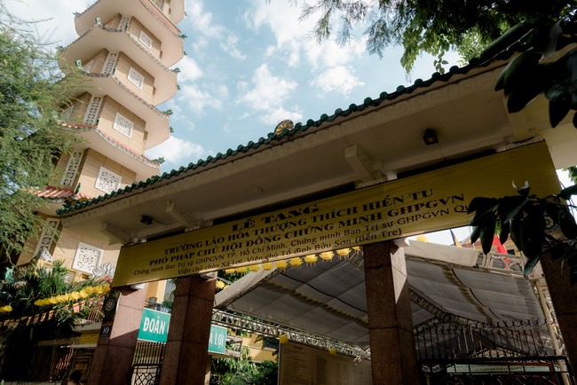 Viếng tang lễ cố Trưởng lão Hòa Thượng Thích Hiển Tu