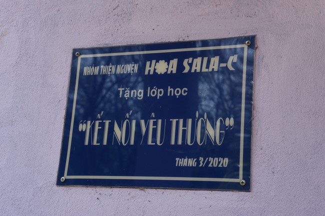 Tặng quà cho các gia đình có hoàn cảnh khó khăn tại chùa Tâm Pháp, chùa Pháp Hòa - Bình Phước, chùa Tây Pháp – Tây Ninh