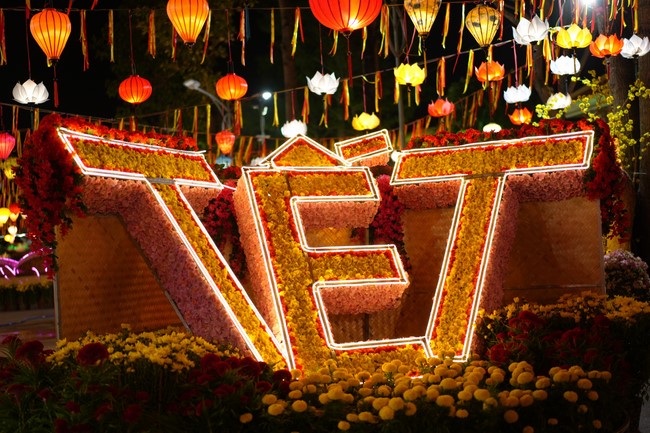 Hoàn tất mô hình đón xuân Giáp Thìn