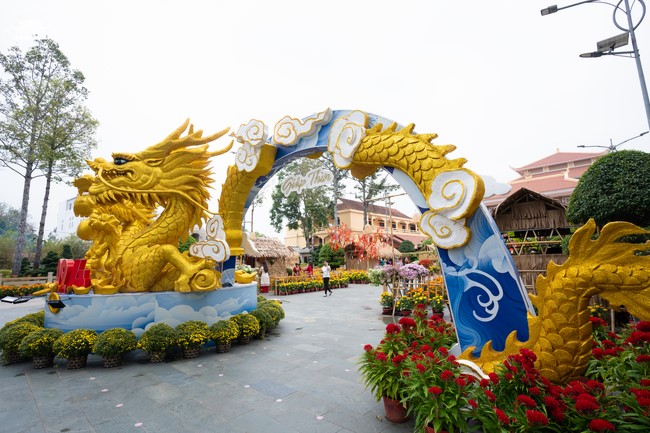 Hoàn tất mô hình đón xuân Giáp Thìn