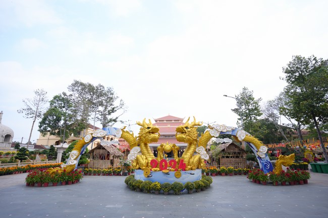 Hoàn tất mô hình đón xuân Giáp Thìn