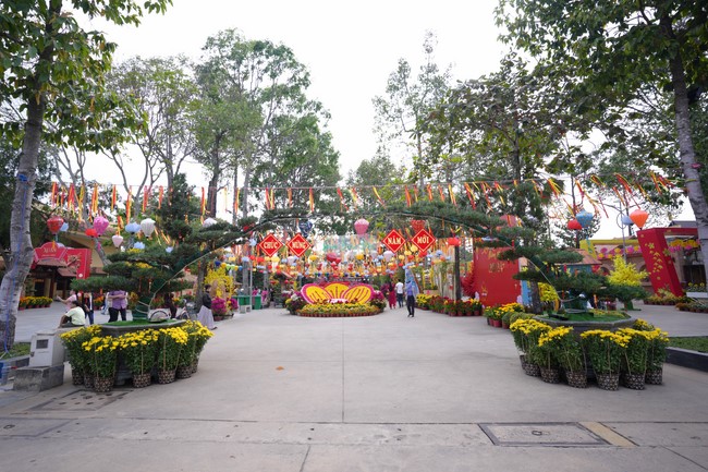 Hoàn tất mô hình đón xuân Giáp Thìn