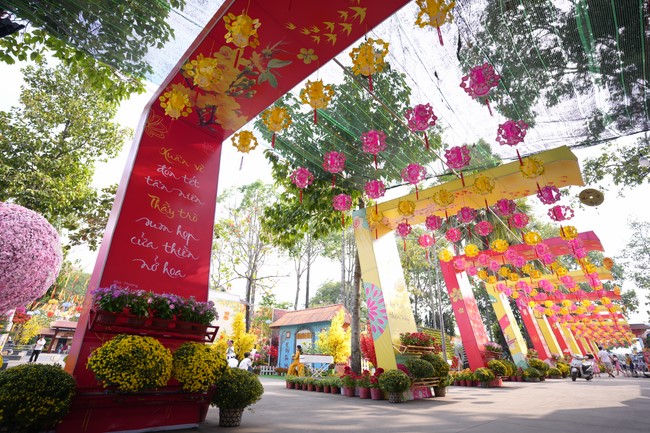 Hoàn tất mô hình đón xuân Giáp Thìn