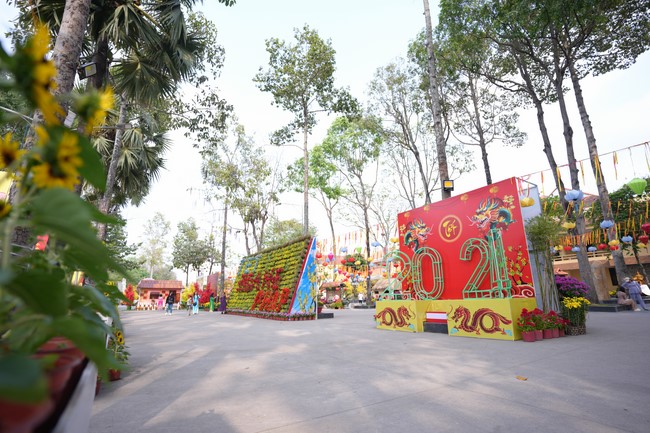 Hoàn tất mô hình đón xuân Giáp Thìn