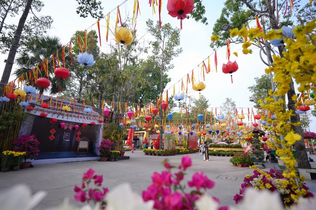 Hoàn tất mô hình đón xuân Giáp Thìn