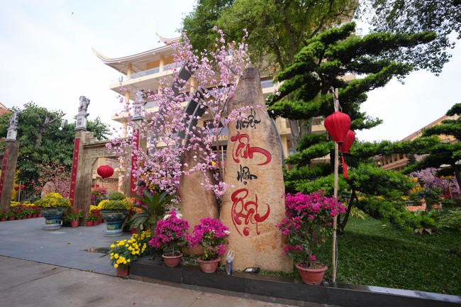 Hoàn tất mô hình đón xuân Giáp Thìn