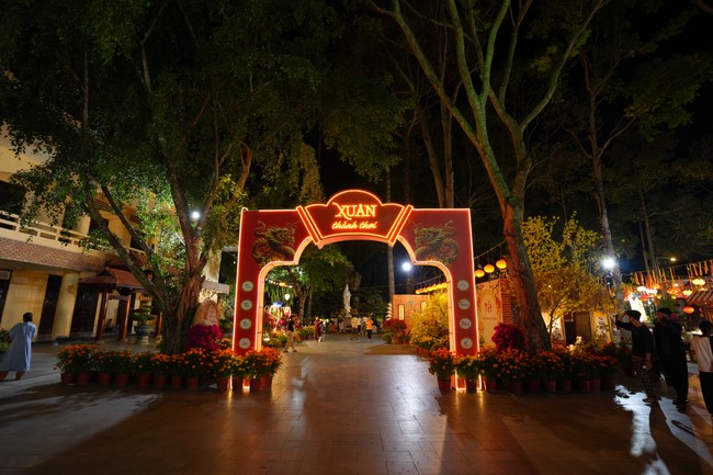 Hoàn tất mô hình đón xuân Giáp Thìn