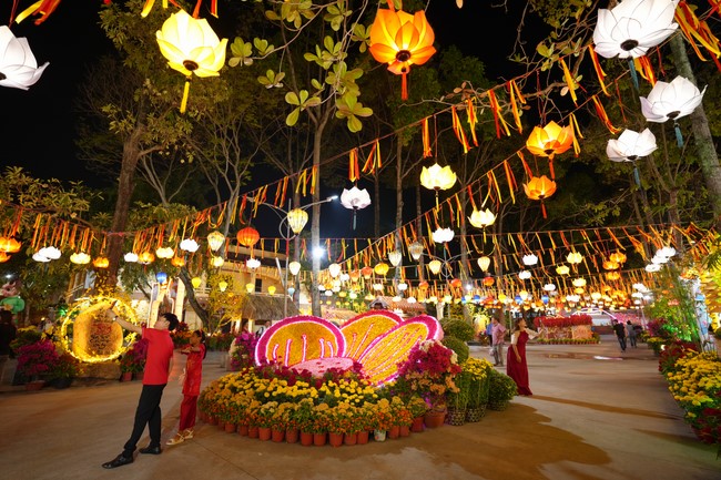 Hoàn tất mô hình đón xuân Giáp Thìn