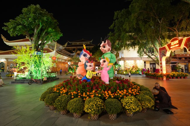 Hoàn tất mô hình đón xuân Giáp Thìn