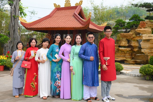 Sightseeing in Spring 2024