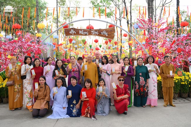 Sightseeing in Spring 2024