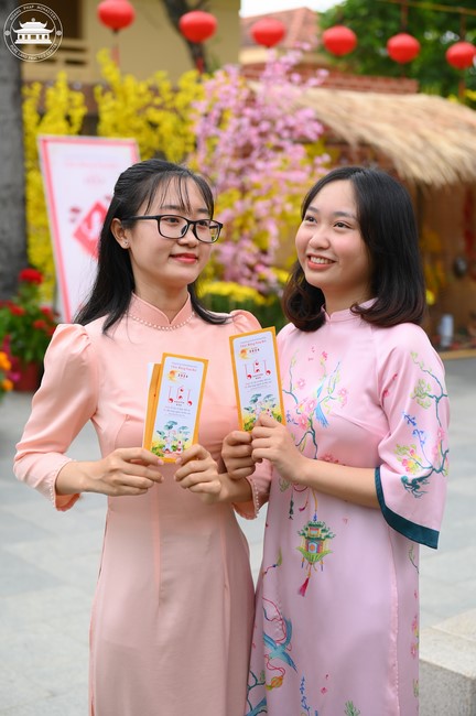 Sightseeing in Spring 2024