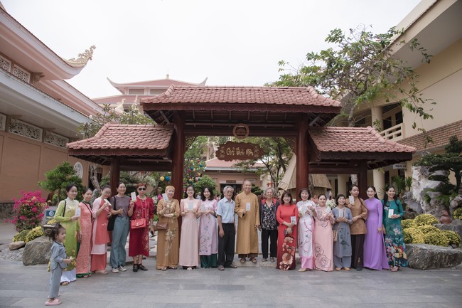 Sightseeing in Spring 2024