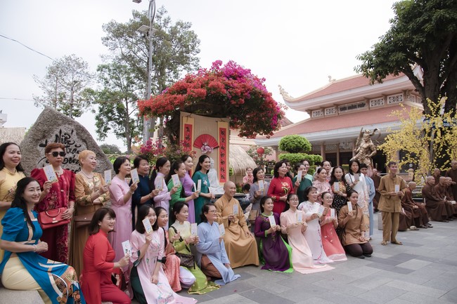 Sightseeing in Spring 2024