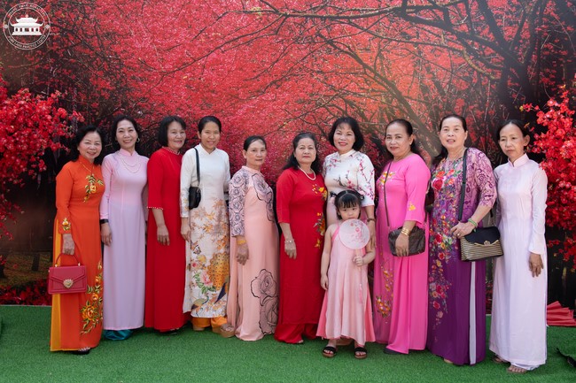 Sightseeing in Spring 2024