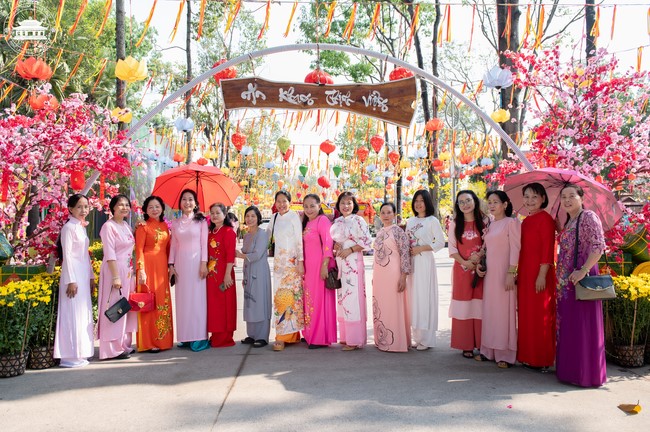 Sightseeing in Spring 2024