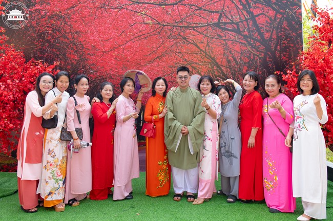 Sightseeing in Spring 2024