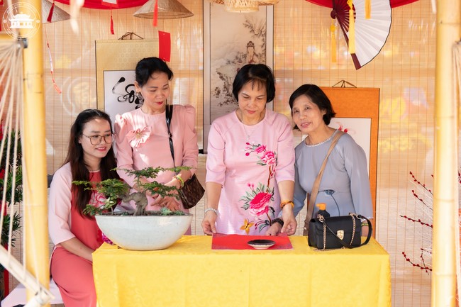 Sightseeing in Spring 2024