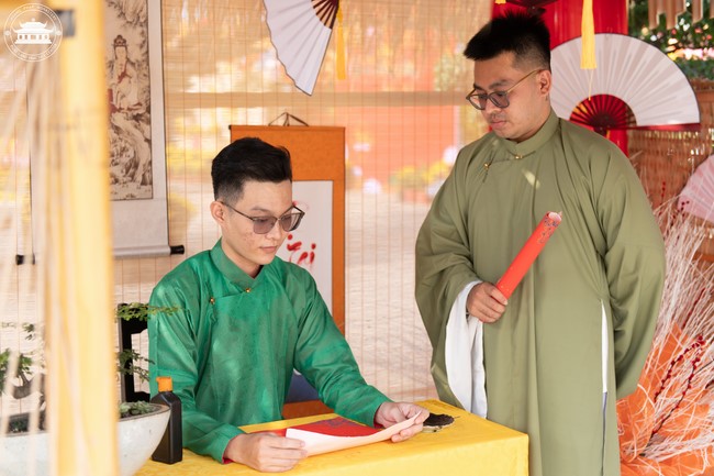 Sightseeing in Spring 2024