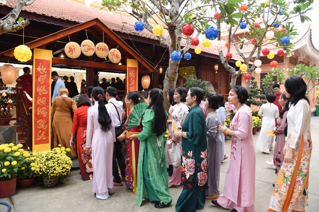 Sightseeing in Spring 2024