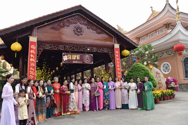 Sightseeing in Spring 2024