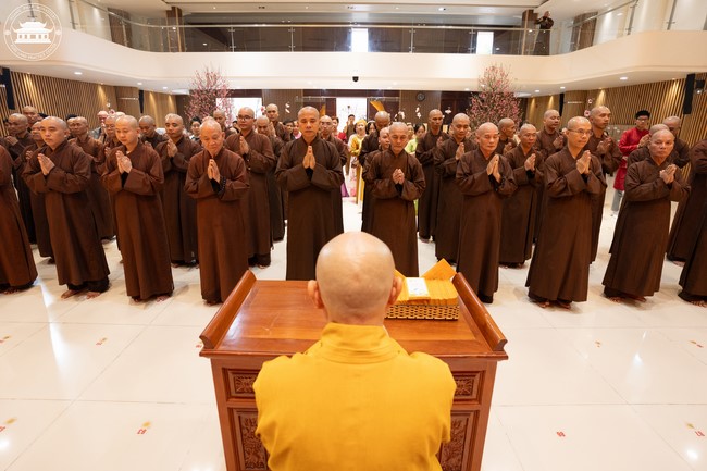 Welcome the Spring beside the Master