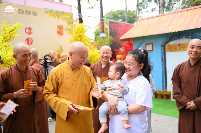 Welcome the Spring beside the Master