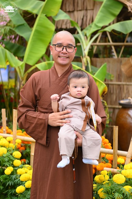 Welcome the Spring beside the Master