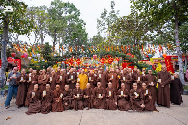 Welcome the Spring beside the Master