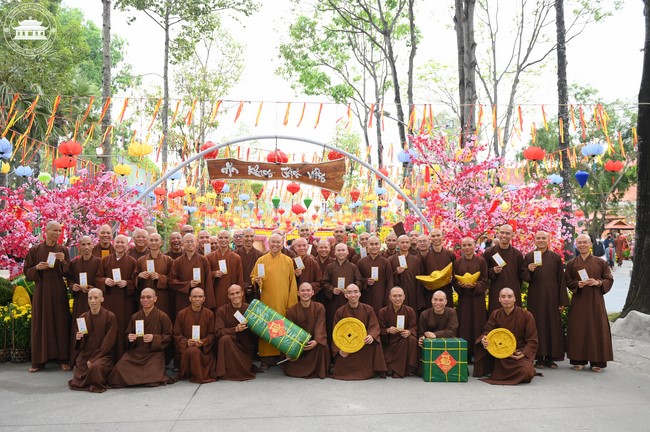 Welcome the Spring beside the Master