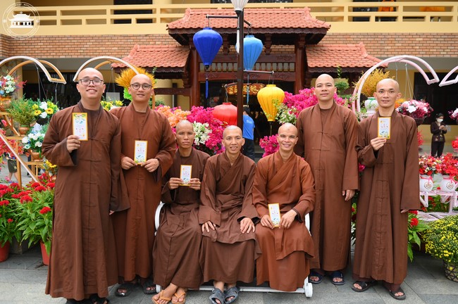 Welcome the Spring beside the Master