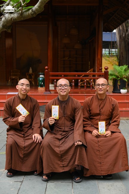 Welcome the Spring beside the Master