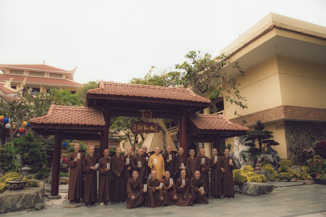 Welcome the Spring beside the Master