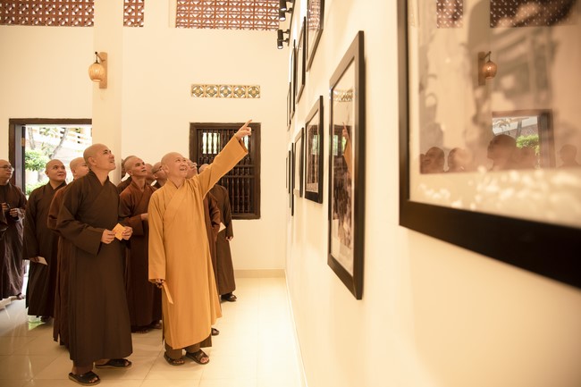 Welcome the Spring beside the Master