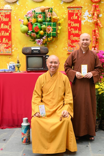 Welcome the Spring beside the Master