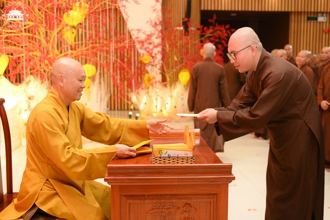 Welcome the Spring beside the Master