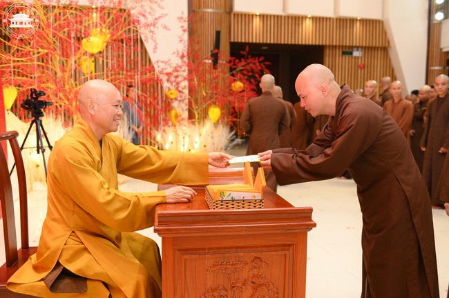 Welcome the Spring beside the Master