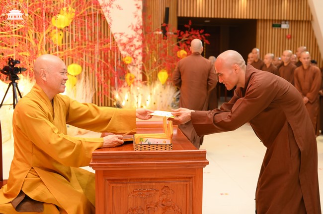 Welcome the Spring beside the Master