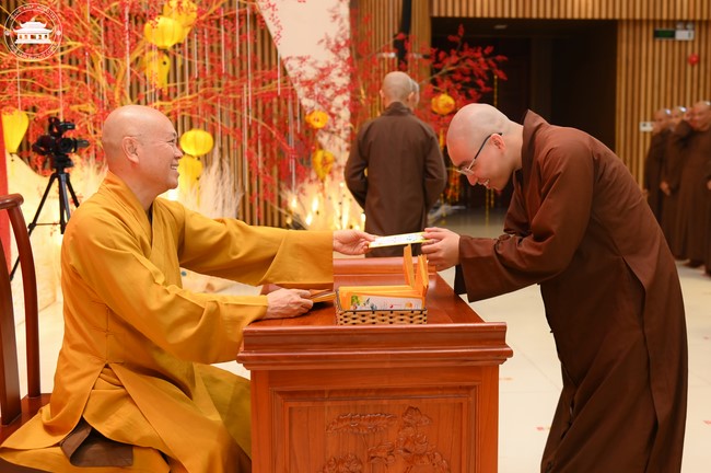 Welcome the Spring beside the Master