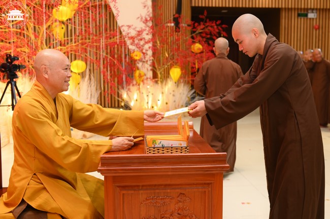 Welcome the Spring beside the Master