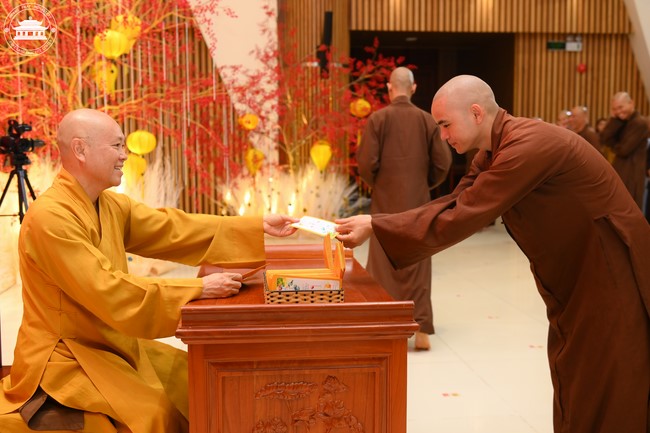 Welcome the Spring beside the Master