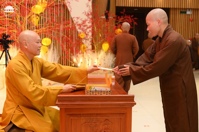 Welcome the Spring beside the Master