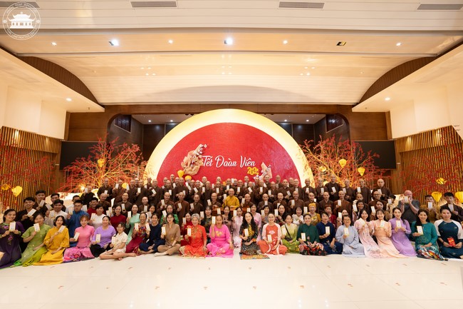 Welcome the Spring beside the Master