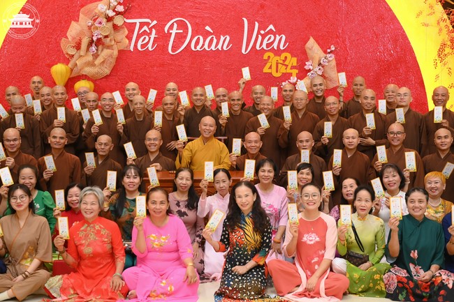 Welcome the Spring beside the Master