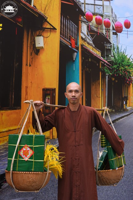 Welcome the Spring beside the Master