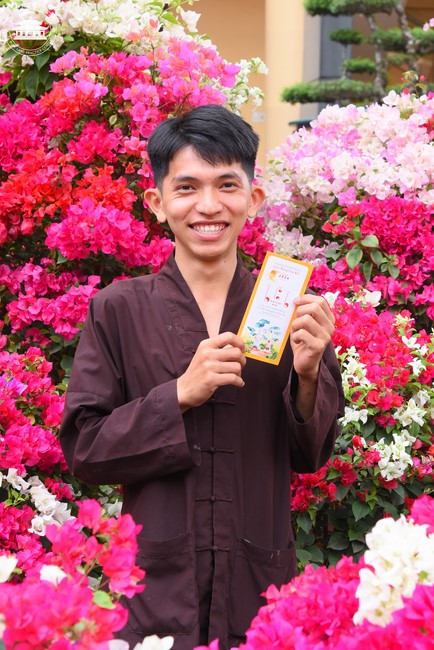 Welcome the Spring beside the Master