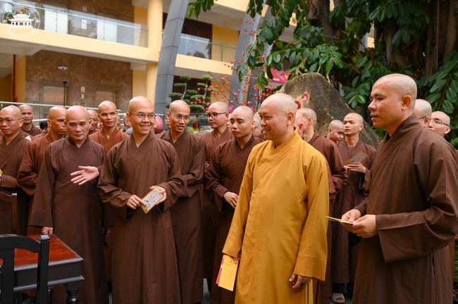 Welcome the Spring beside the Master