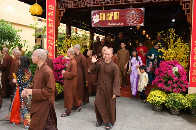 Welcome the Spring beside the Master