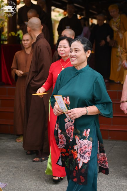 Welcome the Spring beside the Master